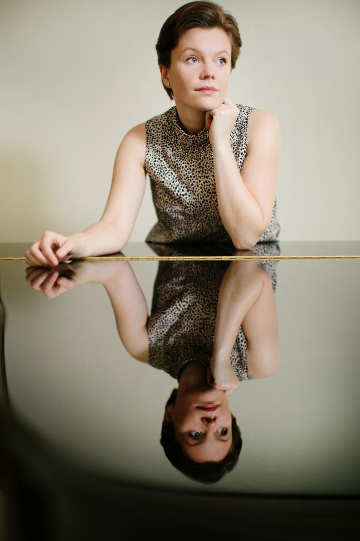 Award-winning concert pianist heads to Barney