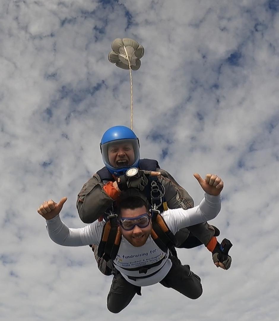 Michael takes the plunge from 15,000ft to raise £1,000 for NHS